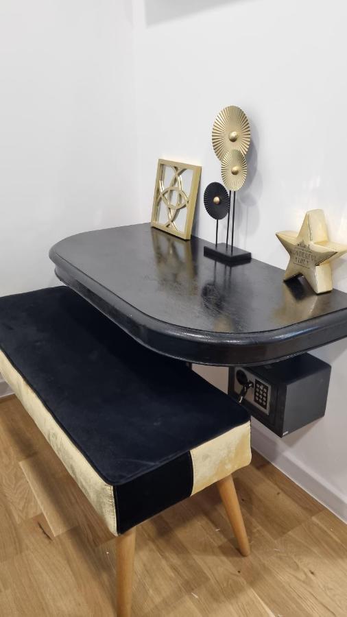 Place 4 U Studio Center 자다르 외부 사진