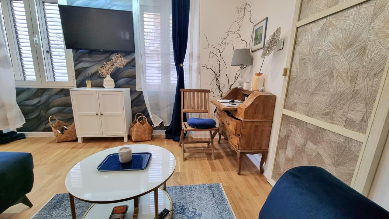 Place 4 U Studio Center 자다르 외부 사진